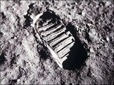 HISTOIRE / GÉOGRAPHIE : Quand l'homme a-t-il marché sur la lune pour la première fois?