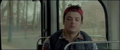 Que fait Boulard durant le dernier trajet en bus?