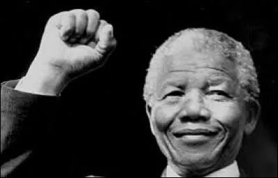 En quelle année l'Afrique du Sud a-t-elle vu officiellement la fin de l'apartheid ?