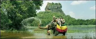 Le Bangladesh est un pays insulaire au large de l'Inde.