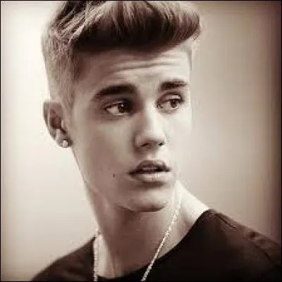 Comment se nomme sa première tournée ?