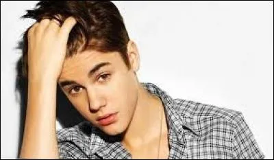 Sur quelle chanson Justin a-t-il rendu hommage à Christina Grimmie, pendant son concert ?