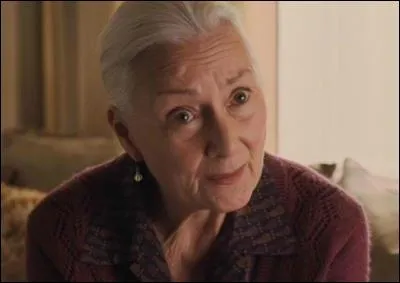 Comment s'appelle sa tante chez qui il vit ?