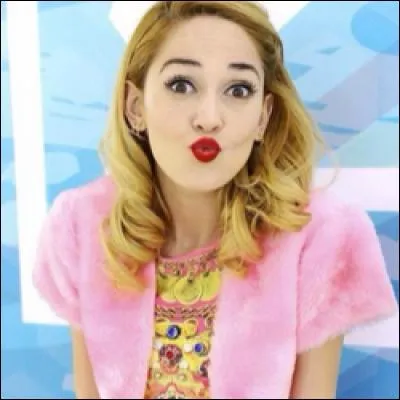 Qui est le petit ami de Ludmila dans la 1re saison?