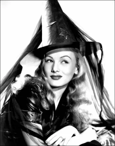 Superbe comdie de Ren Clair avec Veronica Lake, en sorcire amoureuse d'un mortel et qui le charme...