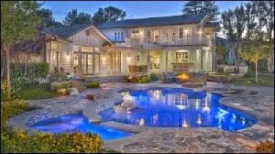 A qui est cette merveilleuse villa ? (Sachant qu'elle a fait un carton en tant que sorcière sur Disney Channel)