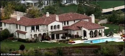 A qui est cette villa ? (Sachant que c'est le chéri adoré de Selena Gomez!)