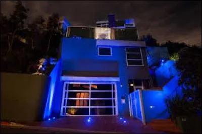 A qui est cette superbe villa ? (Il est sorti avec la princesse des îles de la Barbade!)