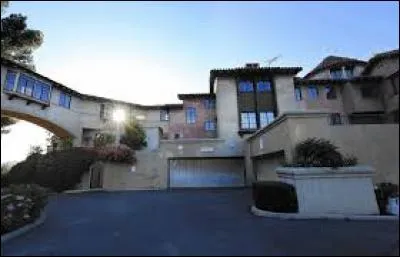 A qui est cette villa ? (Ça me donne envie de crier ROAR !)