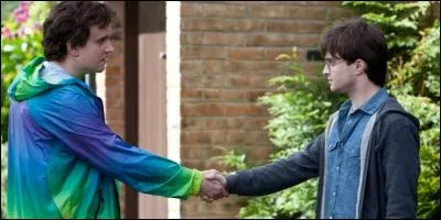 Dans le dernier tome, Dudley dit quelque chose à Harry. Que lui dit-il ?