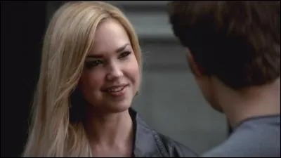 Dans quel épisode de la saison 1, Lexi vient-il rendre visite à Stefan pour son anniversaire ?