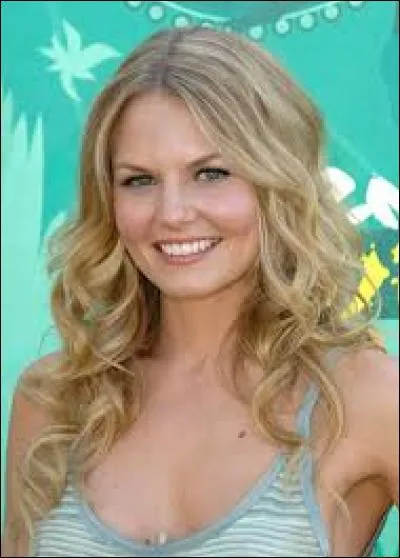 C'est une actrice connue avoir joué le rôle d'Allison Cameron dans la série télévisée "Dr House", il s'agit de...