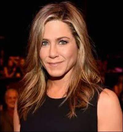 C'est une actrice américaine connue pour son rôle de Rachel Green dans la série culte "Friends", il s'agit de...