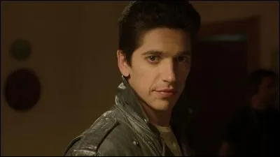 Qui sort avec le fantôme de l'appartement ?