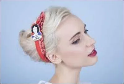 Comment s'appelle la marque de ses bijoux ?