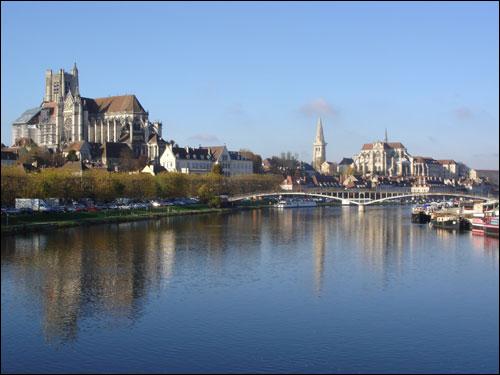 D'un point de vue géographique, ce n'est pas la Seine qui coule à Paris. Mais alors, quel fleuve est-ce ?