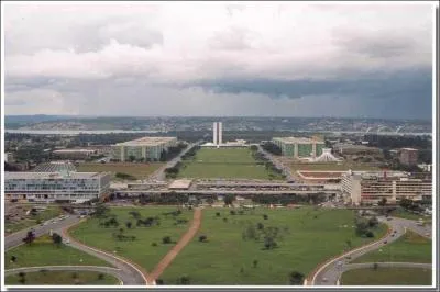 Parmi ces faits sur le Brésil, l'un est complètement faux : 
(photo : Brasilia)