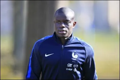 Comment s'appelle ce milieu de terrain ?