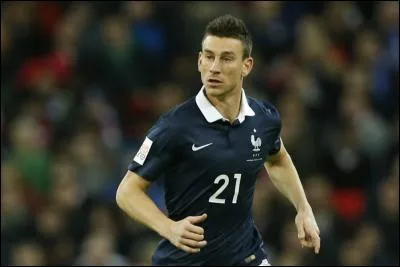 Quel est le nom de ce défenseur ?