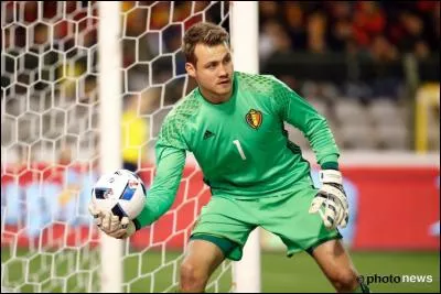 Comment s'appelle ce gardien de but ?