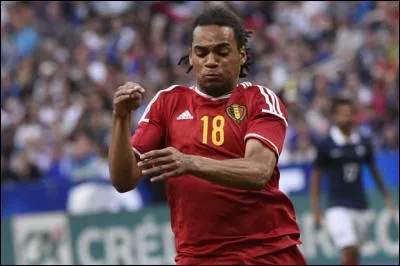 Quel est le nom de ce défenseur ?