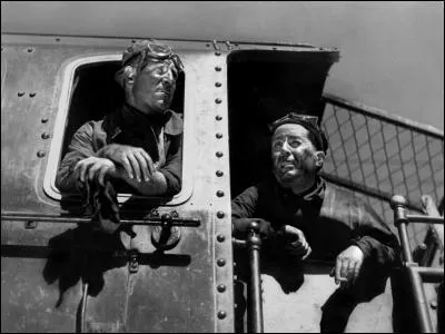 Quand j'étais gosse, haut comme trois pommes - J'parlais bien fort pour être un homme - j'disais je sais, je sais !