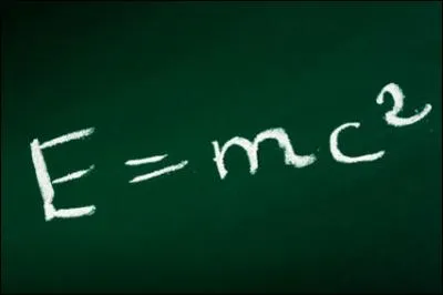 Il est plus facile de désintégrer un atome qu'un préjugé !