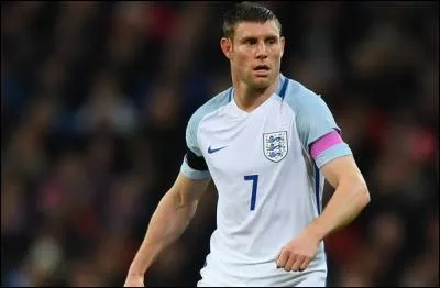 Comment s'appelle ce milieu de terrain ?