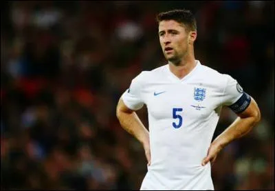 Comment s'appelle ce défenseur ?