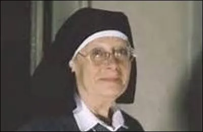 Quel &eacute;tablissement dirige la m&egrave;re sup&eacute;rieure ?