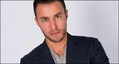 De qui Antoine est-il amoureux ?