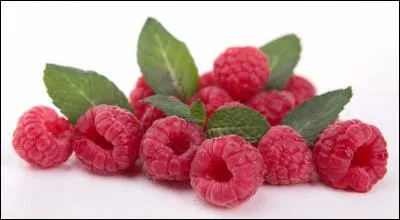 Déguste ces petites baies de printemps et d'été. Quelle lettre précède le "B" ?