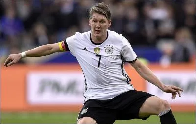 Comment s'appelle ce milieu de terrain ?