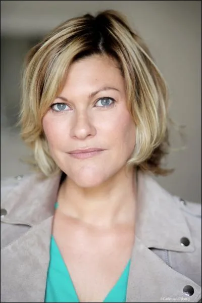 Avec qui Claire est-elle mariée ?