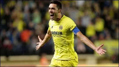 Comment s'appelle ce milieu de terrain ?