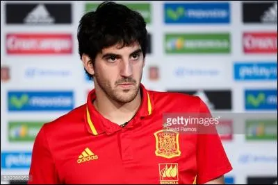 Quel est le nom de ce défenseur ?