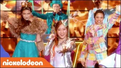 Comment s'appelle la pièce qu'ils jouent dans la saison 1 ?