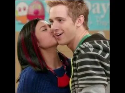 Comment s'appelle l'amoureux de Jodi ?