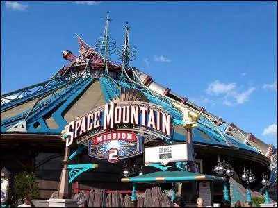 En quelle année ouvrit "Space mountain, mission 2" ?