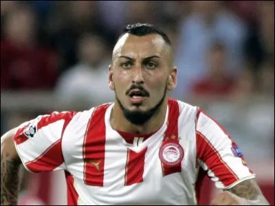 Où Konstantinos Mitroglou (Grèce) évolue-t-il actuellement ?