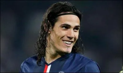 Où Edinson Cavani joue-t-il ?