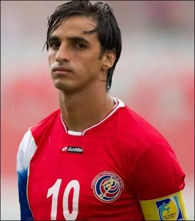 Où Bryan Ruiz (Costa Rica) évolue-t-il ?