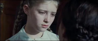 Que donne Prim à Katniss juste avant qu'elle parte pour les jeux ? (dans le 1er film)