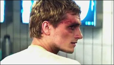 Que subit Peeta dans le 3e film ?
