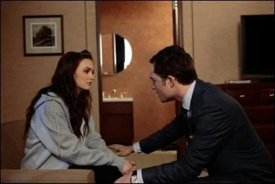 Pourquoi Blair et Chuck ne se mettent pas ensemble dans la saison 5 (sur cette image) ?