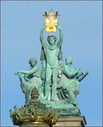 Quel est son principal attribut ?