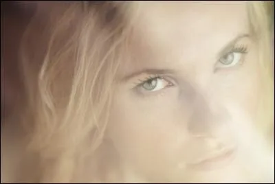 Le soir du bal costumé, Lana est kidnappée. Par qui ?