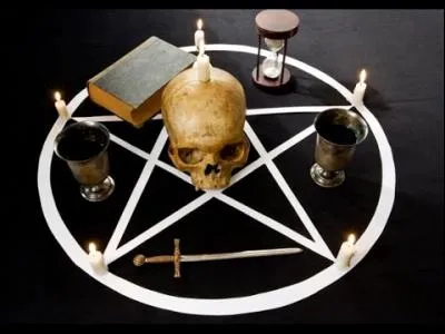 La race des sorciers a été engendrée par plusieurs éléments, mais surtout par une personne en particulier. Qui ?