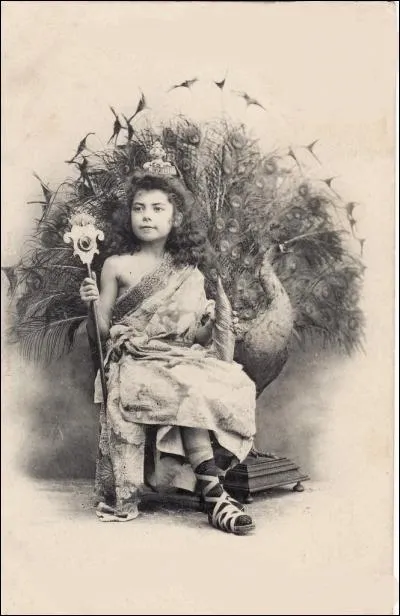 C'est la déesse du Mariage :