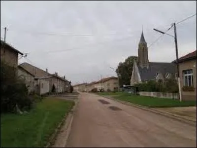 Le village Meusien de Xivray-et-Marvoisin se situe dans l'ancienne région ...
